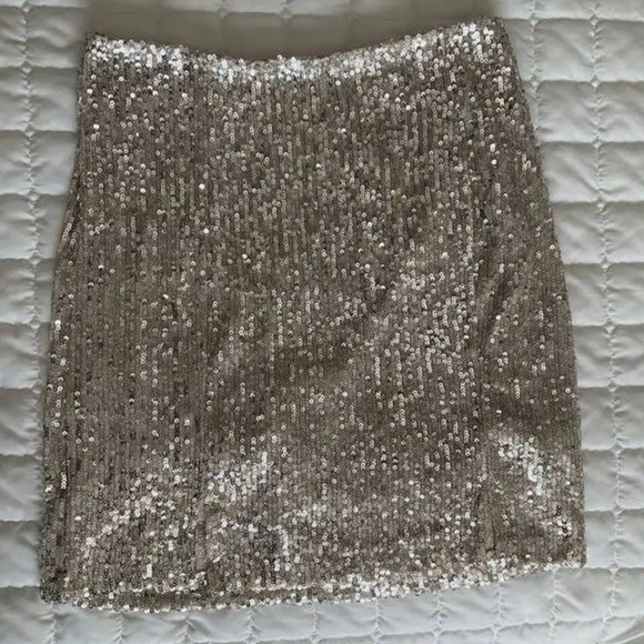 NWOT love on a hanger champagne glitter mini skirt - Picture 3 of 9